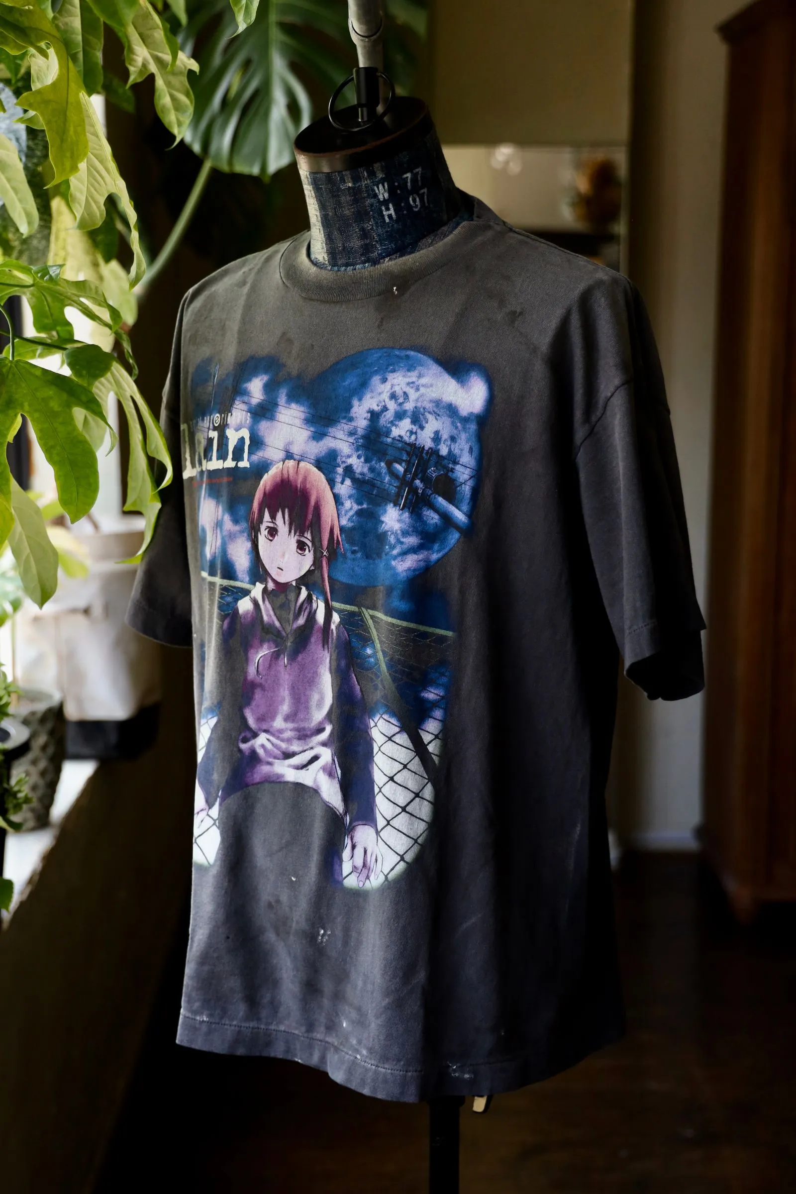 SAINT Mxxxxxx × serial experiments lain × GEEKS RULE GS_SS TEE/LAIN/BLK Sci-fi anime <Lingyin> co-branded ringing tone distressed short-sleeves Washed black S-XL Super rich and delicate printing technology perfectly shows the authentic details Customized co-branded accessories The real correct version Ready-made clothes Assute dyeing Washed to make old Maliu water faded